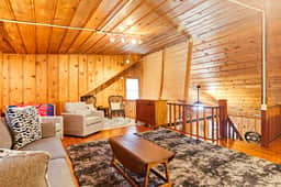 Lusby Beach House -3 BD, 2 BA Steps to the Sand