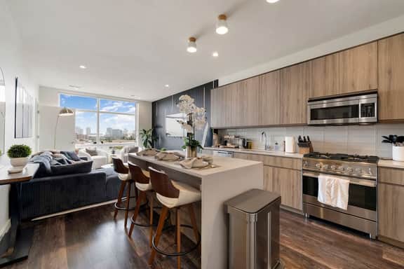 Modern 2BR/2BA | Downtown Chicago, Gym & Rooftop